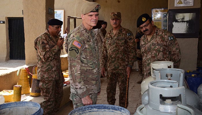 US CENTCOM commander appreciates efforts, sacrifices of Pak Army