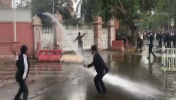 Lawyers call strike after arrest order triggers clashes at LHC