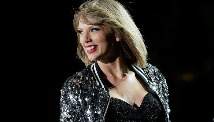 Taylor Swift returns to social media with cryptic snake video 