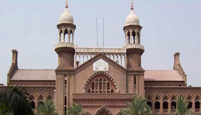 LHC clubs petitions against Nawaz Sharif; adjourns hearing till Aug 29