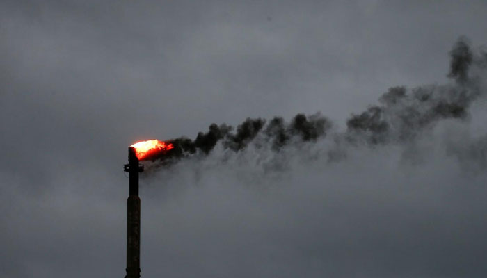 Flooding knocks out U.S. refineries, crude hit by supply disruptions Flooding knocks out U.S. refineries, crude hit by supply disruptions