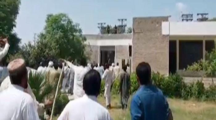 Power woes: Protesters attack grid station in Charsadda  Power woes: Protesters attack grid station in Charsadda