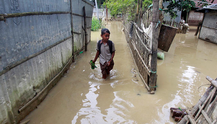 Thousands hit by malaria, dengue as South Asia's worst floods in a decade recede