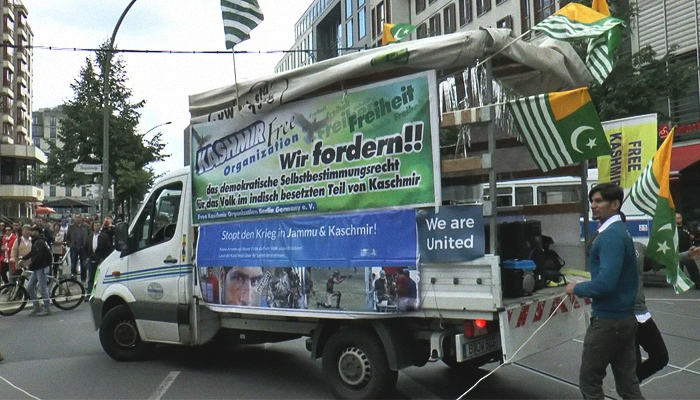 Kashmir Peace Truck joins colourful festivities of Berlin's 'CommUnity Carnival'