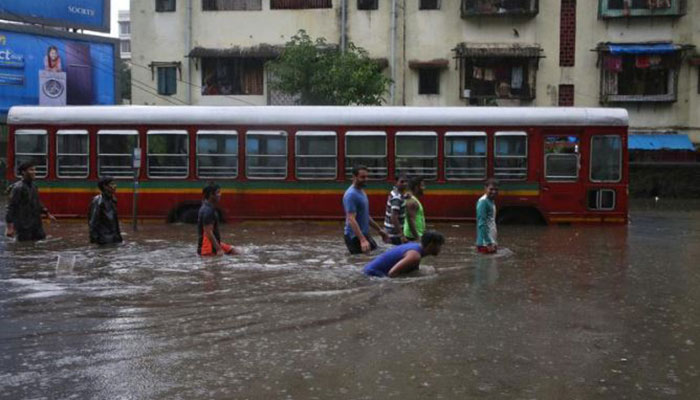 Monsoon rains paralyse air, street traffic in Mumbai