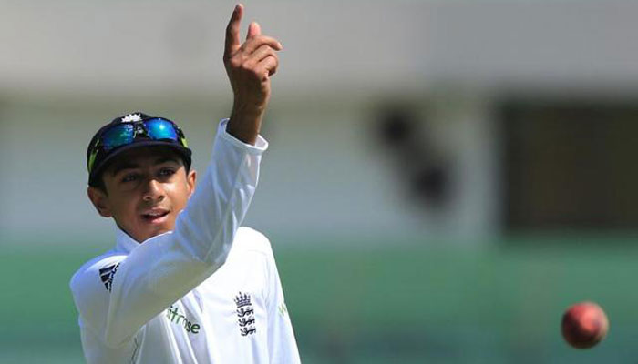 Ashes candidate Haseeb Hameed breaks finger