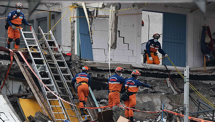 Mexico quake's homeless gather in tent village, toll reaches 286