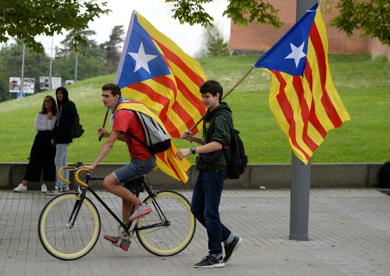 Protests in Catalonia over crackdown on banned independence vote