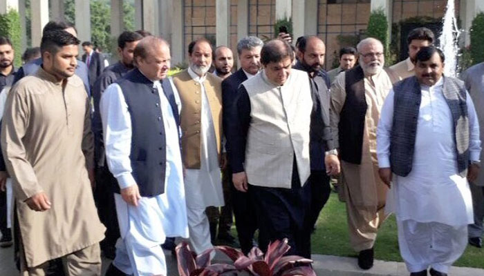 Former Prime Minister Nawaz Sharif leaving Punjab House to reach Accountability Court. Photo: Geo News
