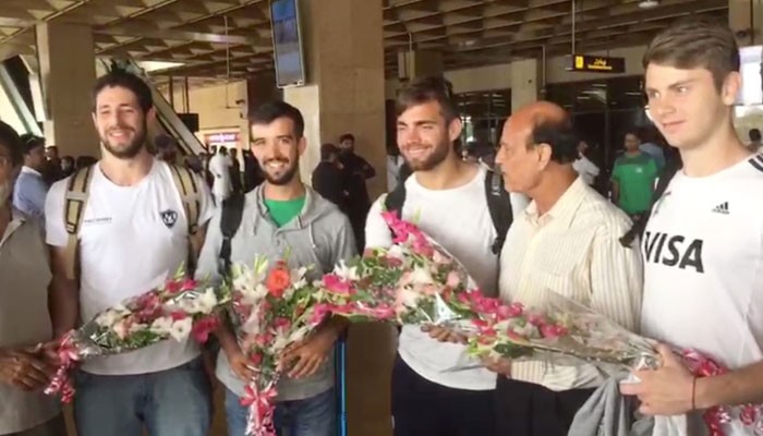 International hockey players tour Karachi 