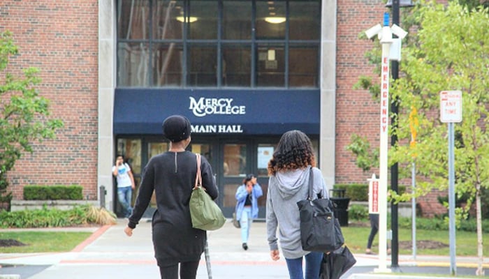 Manhattan's Mercy College reopens after evacuation over bomb threat