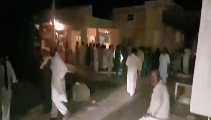 At least 20 dead in suicide blast at Jhal Magsi shrine