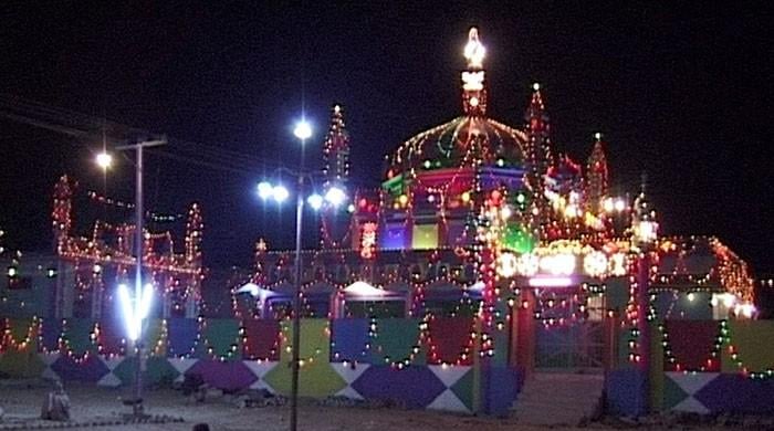 At least 20 dead in suicide blast at Jhal Magsi shrine