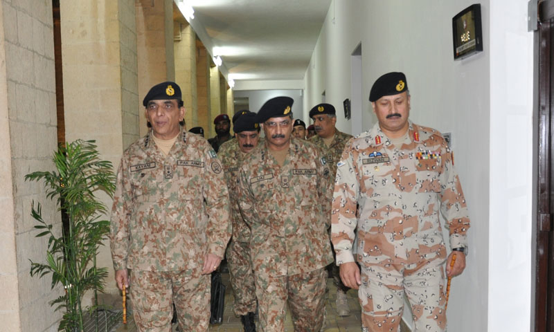 COAS Gen Ashfaq Kayani at Sindh Rangers HQ with Maj Gen Rizwan Akhtar Nov 4, 2013