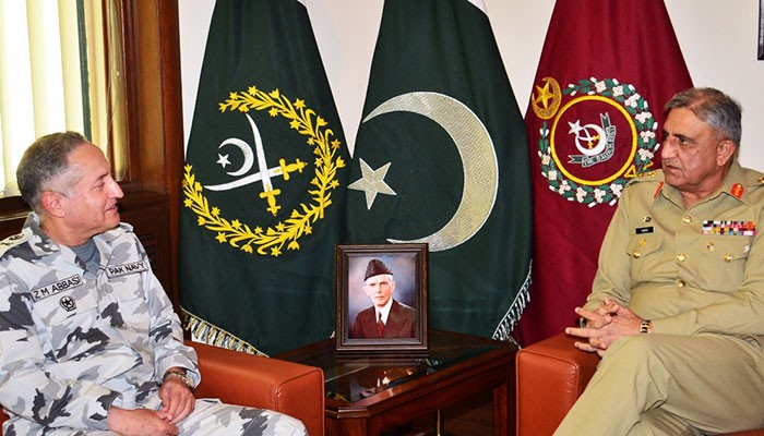 Naval chief visits Quaid's Mausoleum on maiden trip to Karachi 