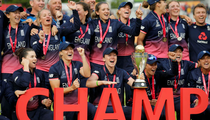 ICC urges higher pay to stop women leaving cricket