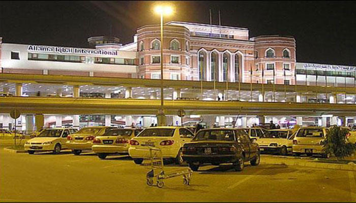 Two held for smuggling foreign currency, drugs at Lahore airport 