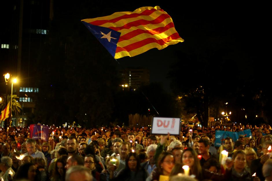 Catalonia refuses to renounce independence, separatist protesters rally
