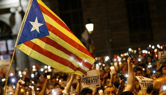 Spain threatens Catalan separatists as deadline looms