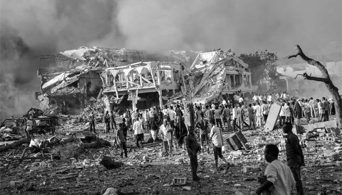 Bus hits land mine killing eight in Somalia