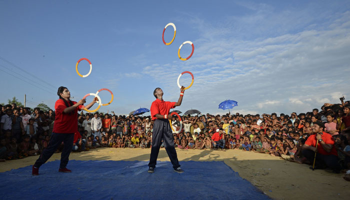 Clowns bring laughter to traumatised Rohingya children