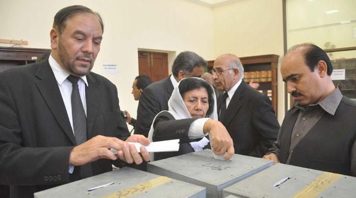 Asma Jahangir group clinches top spots in SCBA elections Asma Jahangir group clinches top spots in SCBA elections