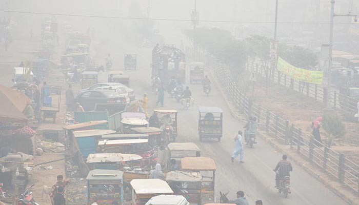 Seven dead, over 45 injured in smog-related incidents over two days