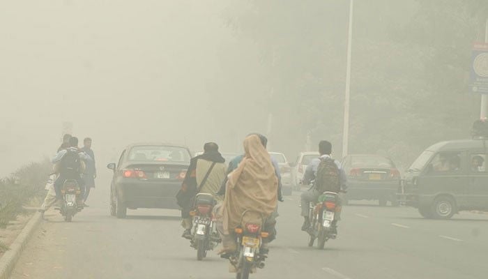 Govt to re-open oil plants to overcome power crisis after smog