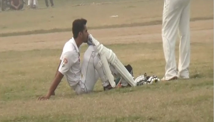 Hasan Ali plays cricket with childhood friends