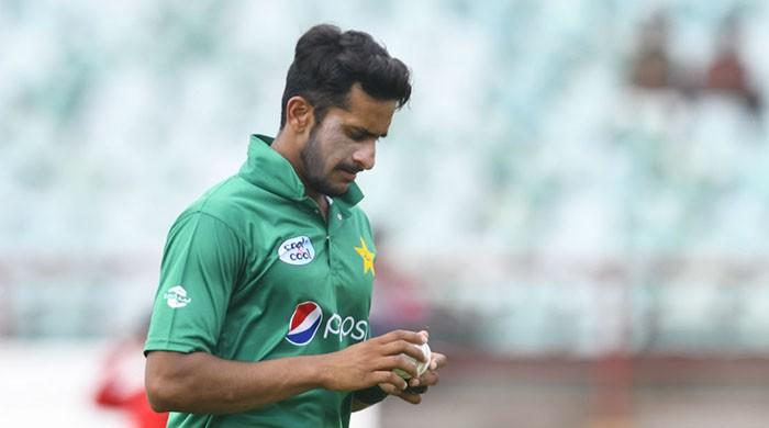 Hasan Ali plays cricket with childhood friends