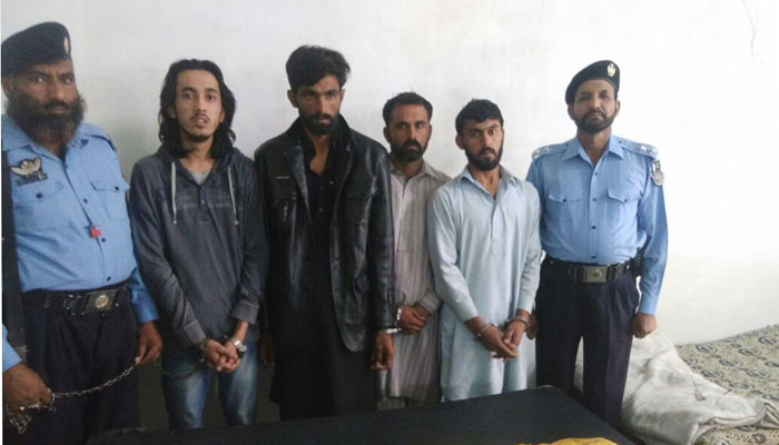 Four arrested for selling drugs to students in Islamabad