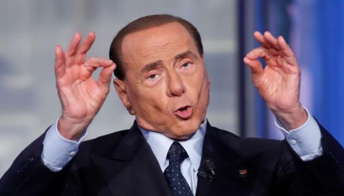 Berlusconi eyes political resurrection, unhindered by sex scandals