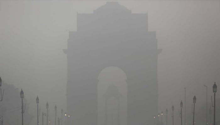 Delhi to restrict car use to tackle smog crisis