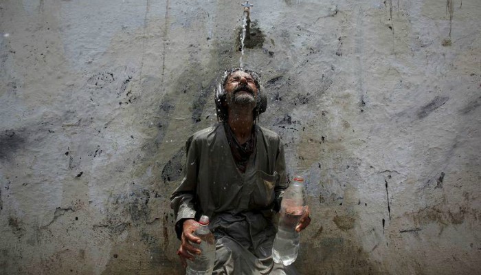 With early warning, Karachi cools a heatwave threat