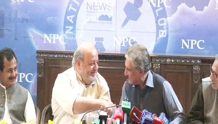 Mumtaz Bhutto merges party with PTI 