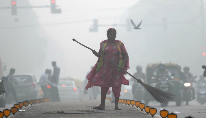 Indian capital choked by smog as emergency measures fail to offer respite