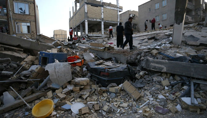 Aid slow to reach quake-hit Iranian villages