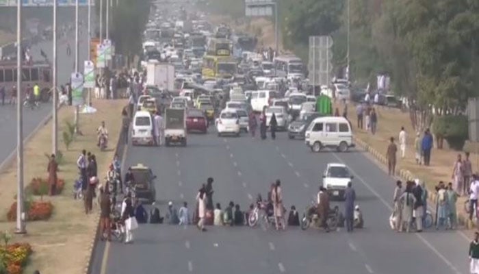 IHC orders protesters to abide by the law, end Islamabad sit-in  