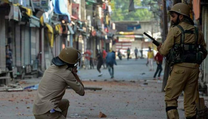  Indian troops martyr six Kashmiri youth in Hajin