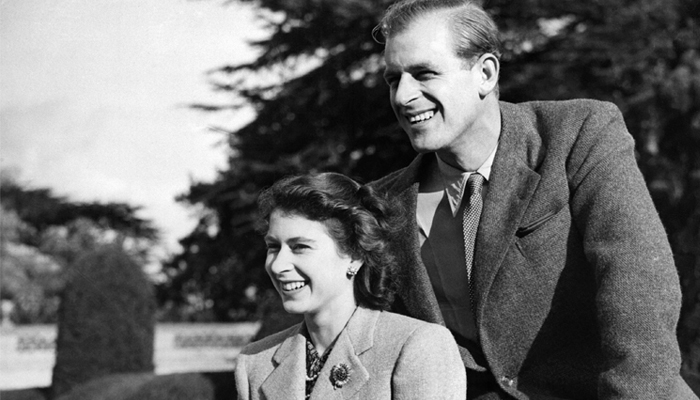 Official photo released to mark 70th wedding anniversary of Queen Elizabeth