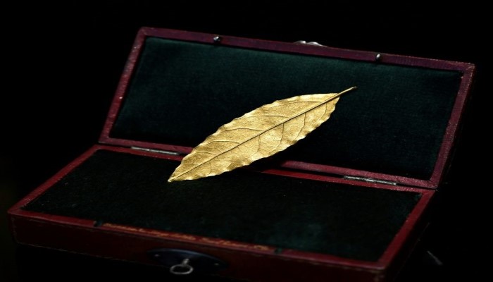 Gold leaf from Napoleon's crown fetches 625,000 euros