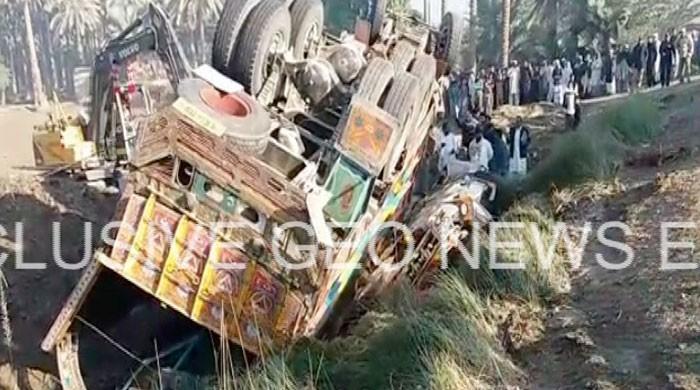 Khairpur road accident leaves 20 dead, seven injured 