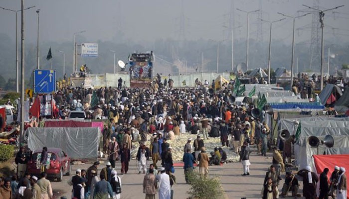 Supreme Court expresses displeasure over handling of Islamabad sit-in 