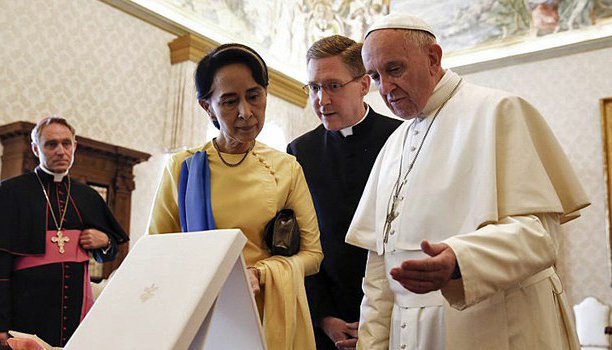 Pope to meet Rohingya refugees in Bangladesh