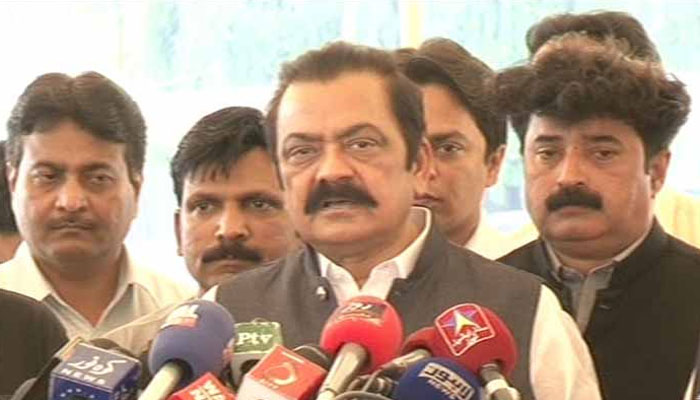 Sanaullah warns Zardari against becoming hurdle for timely elections