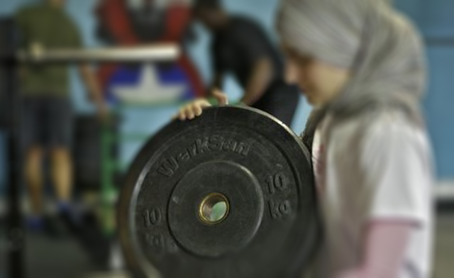 Iran allows women weightlifters to compete internationally
