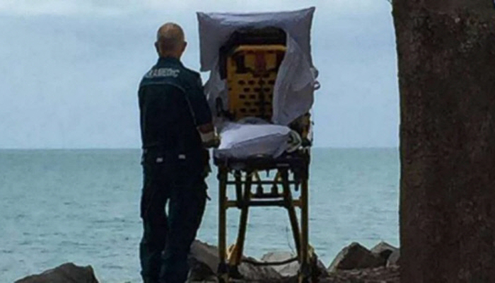 Ambulance crew grants dying woman's last wish to visit the beach one last time