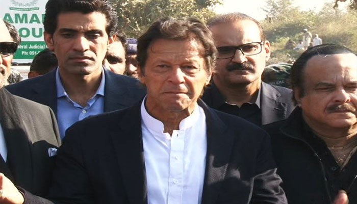 Comparing me to Nawaz, akin to comparing me with Sultana Dacoit: Khan