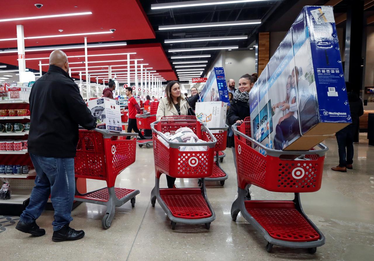 US Black Friday, Thanksgiving online sales climb to record high