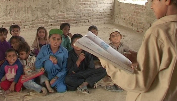 Unfit for purpose: Govt school in Jacobabad crumbling to ground